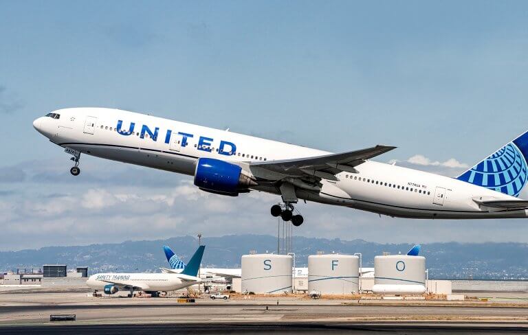 United Airlines Boeing 777-200 - San Frabncisco